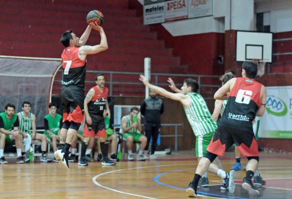 Independiente se potenció en el último cuarto y redondeó un estreno auspicioso