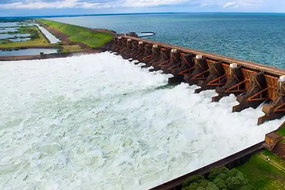 Desde Yacyretá advirtieron que hasta marzo se prevén "aguas altas" en el Paraná