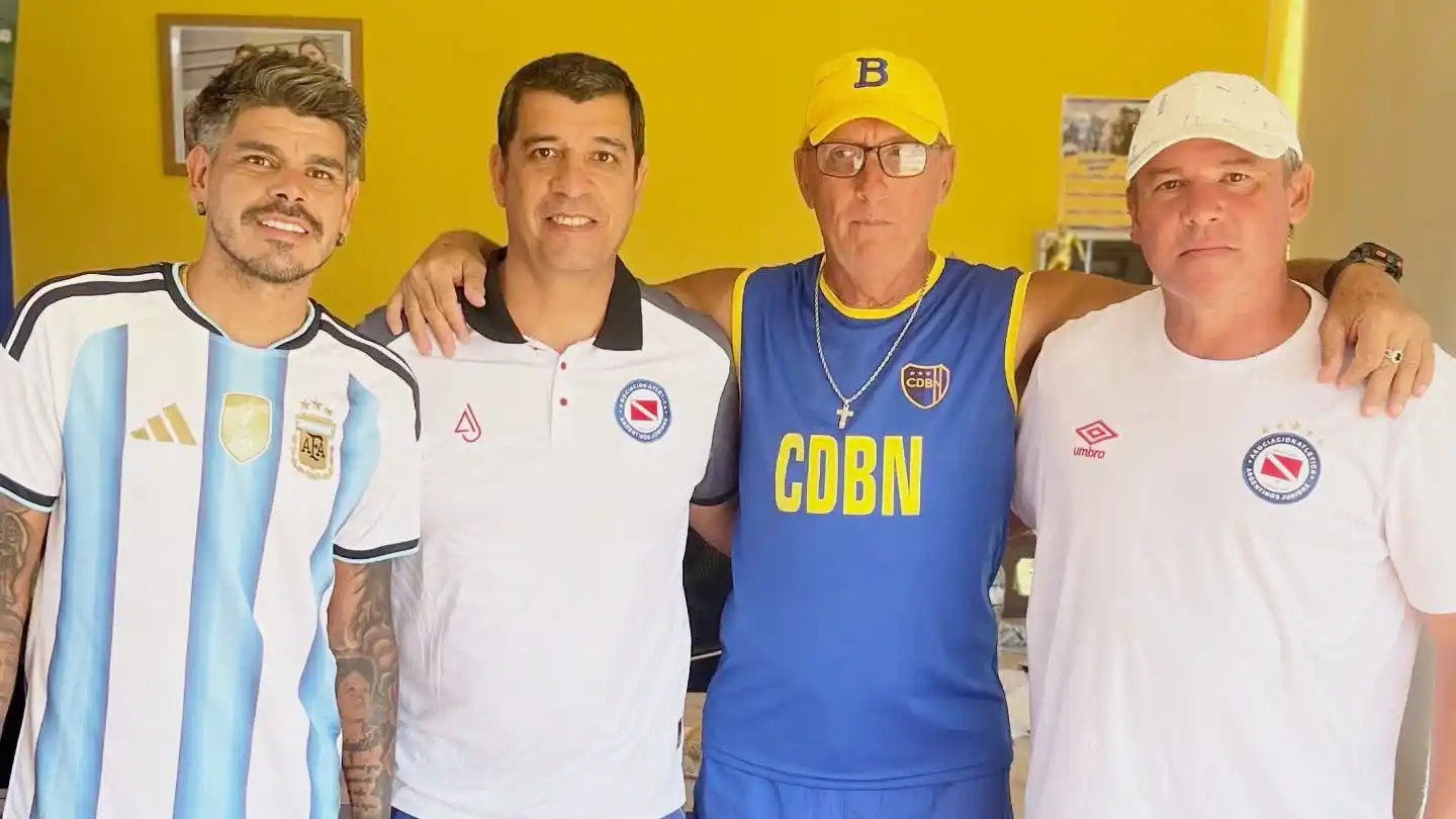 Argentinos Juniors realiza prueba de jugadores en el Club Defensores de Nebel