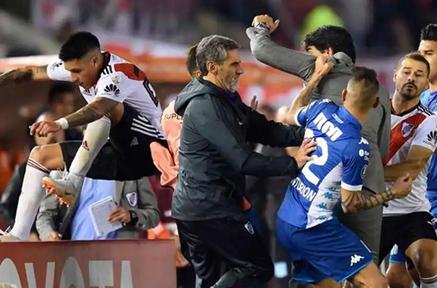 Enzo Pérez: «Le pido disculpas a Chacho y a la gente de Racing»