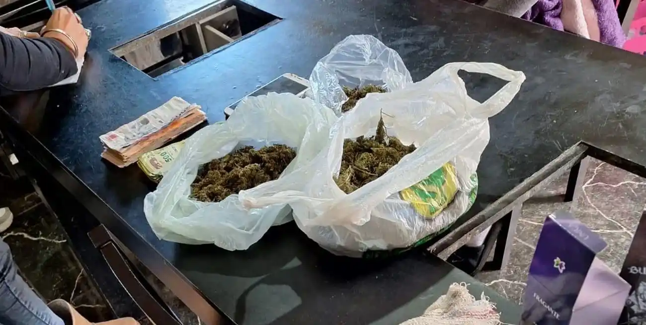 Durante los allanamientos realizados el jueves, la policía secuestró una importante cantidad de estupefacientes en Santo Tomé.