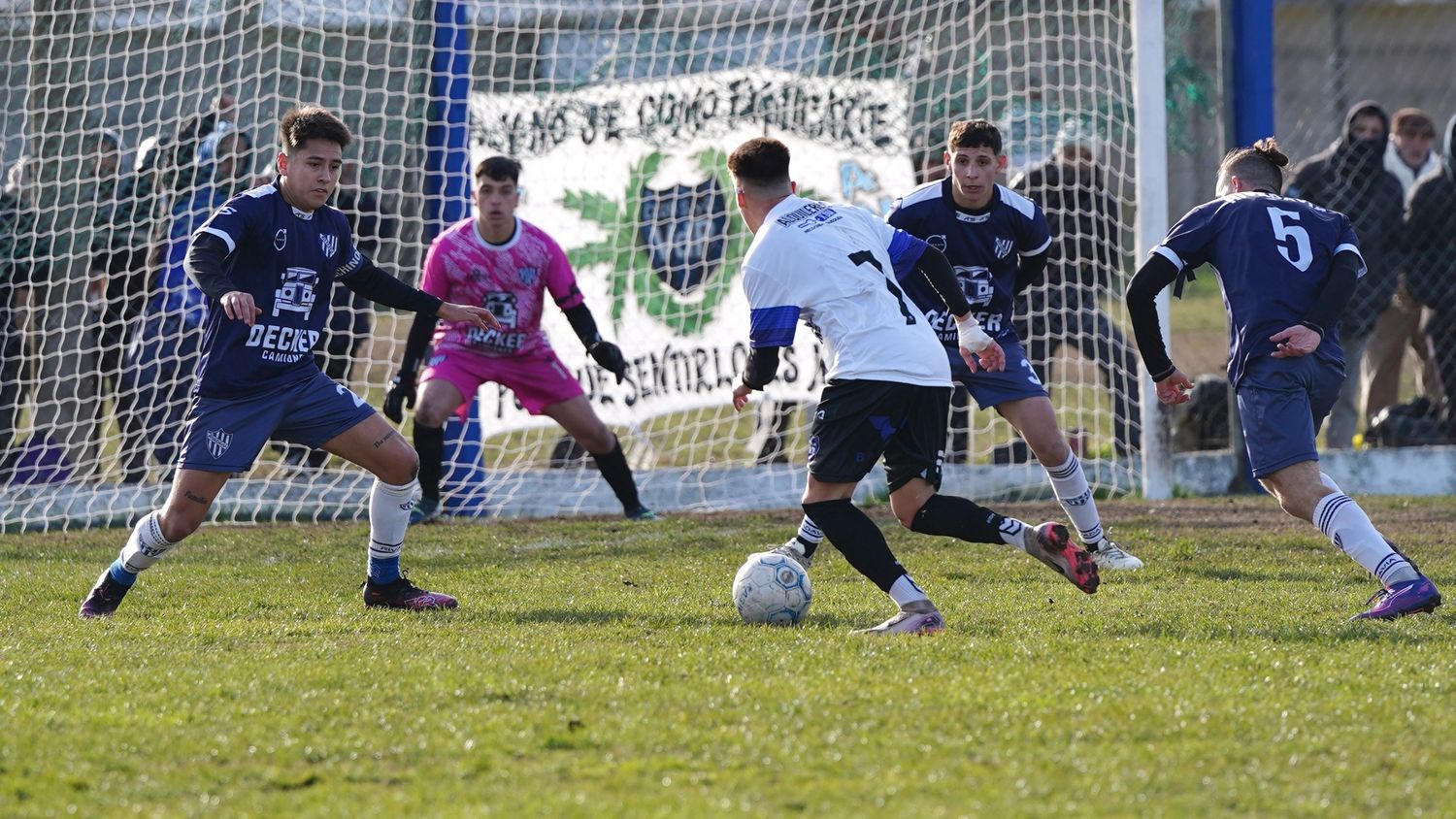 Fútbol local: se recuperan este miércoles cuatro postergados