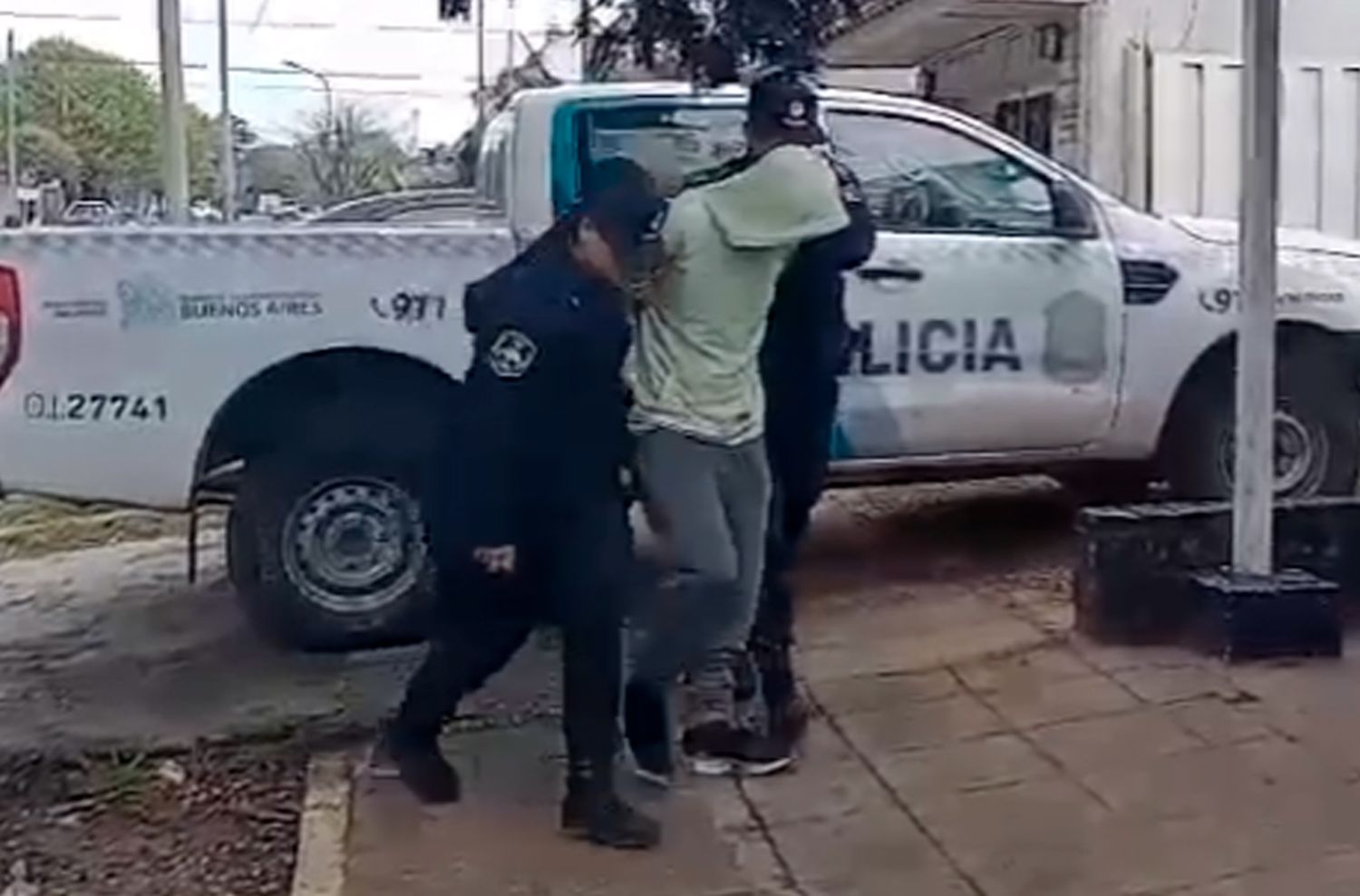 Le robó a un hombre que iba a votar