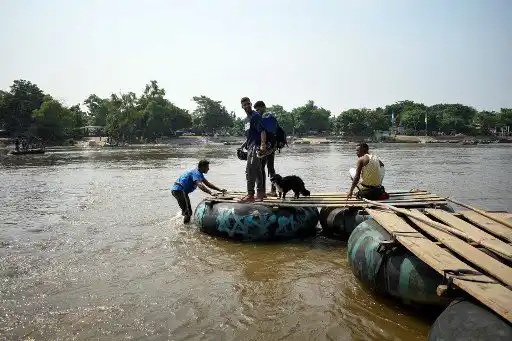 ¡Historia de un MIGRANTE VENEZOLANO! A pie, en balsa y con un perro, una travesía por 8 países para llegar a EE.UU.
