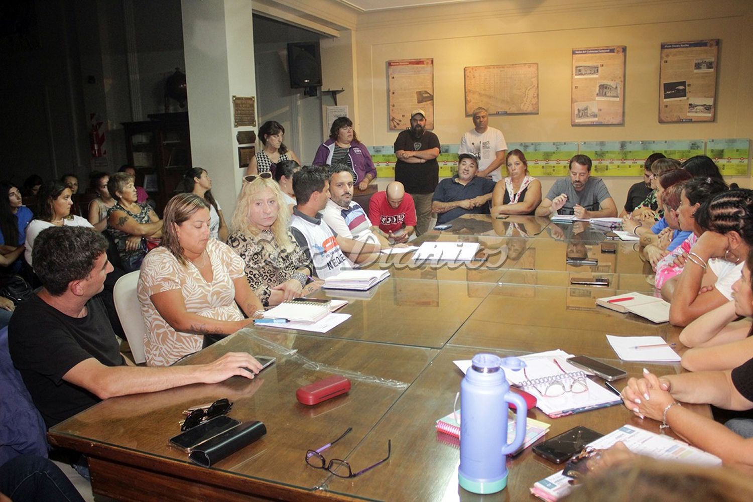 Concurrida. Fue la reunión de ayer en el Concejo