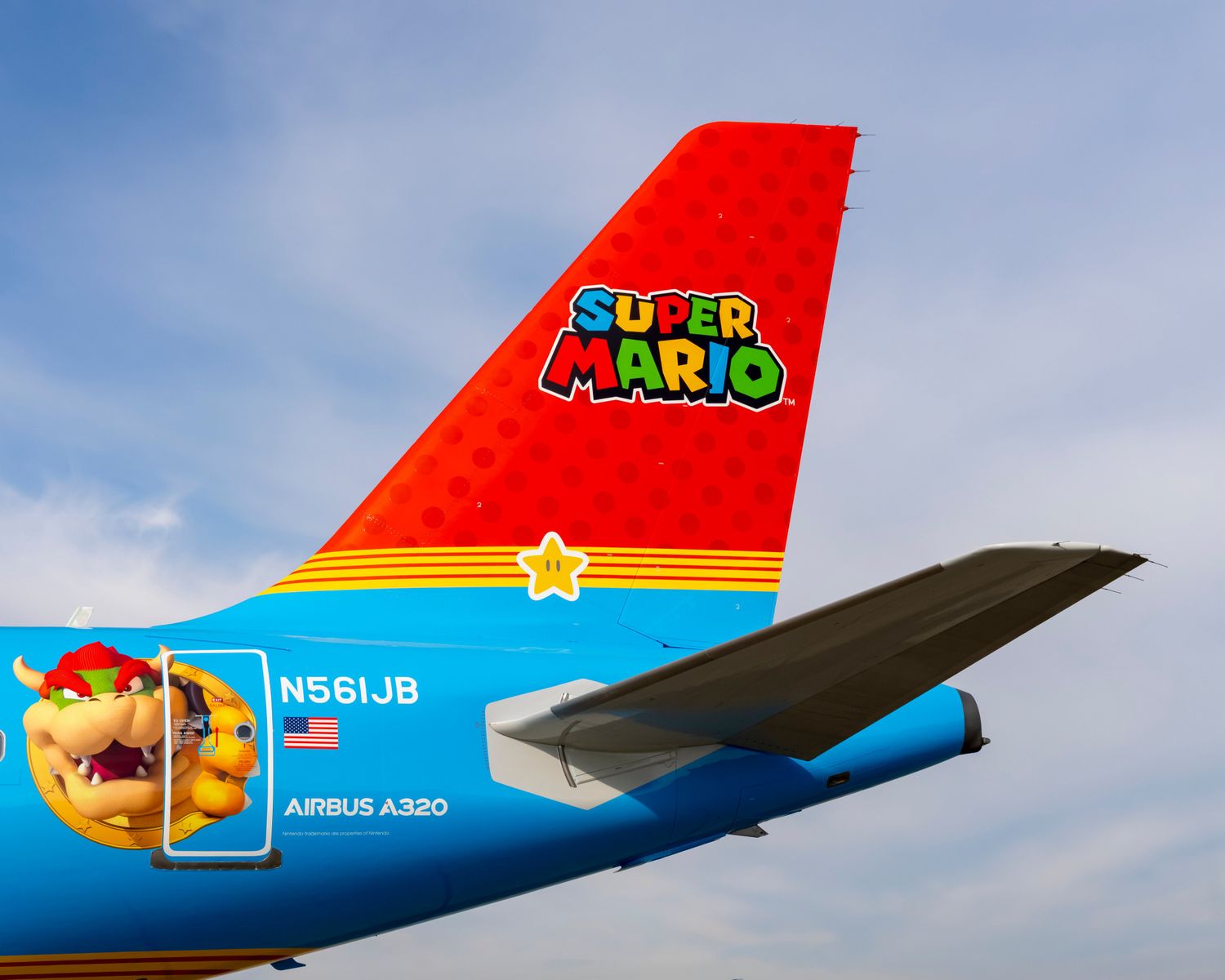 JetBlue presenta el A320 “Cloudtop Cruiser” con Mario y sus amigos en su fuselaje, llevando la magia de Nintendo a los cielos.