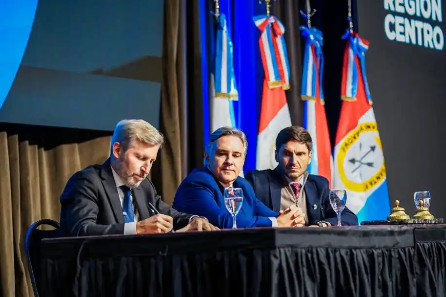 Los gobernadores de la Región Centro lanzaron una agenda común para la educación