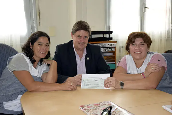 Gargaglione entregó subsidios  a establecimientos educativos