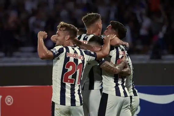 En el Kempes, Talleres cumplió un exitoso debut