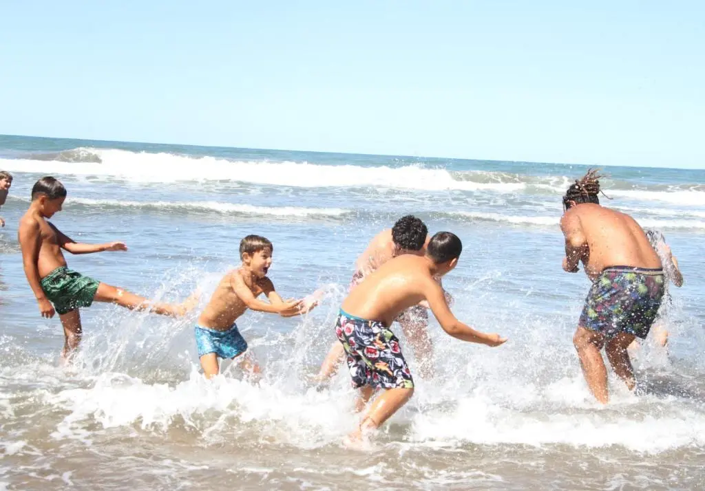 Tarde de playa y diversión