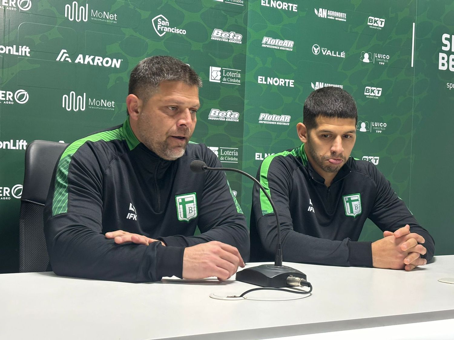 Maza y Berlo hablaron en conferencia de prensa.