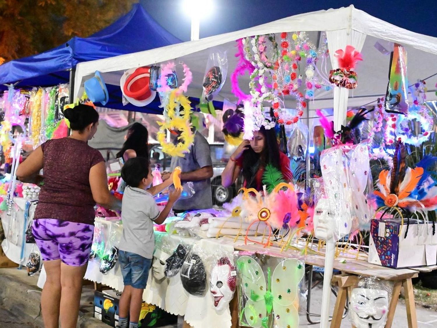 Detrás del espectáculo: el impacto del Carnaval del País en los feriantes