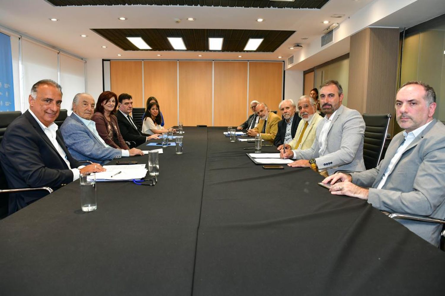 Paritaria Comercio 2022-2023: Cerraron acuerdo con incremento de 101% y sueldo básico de $182.700