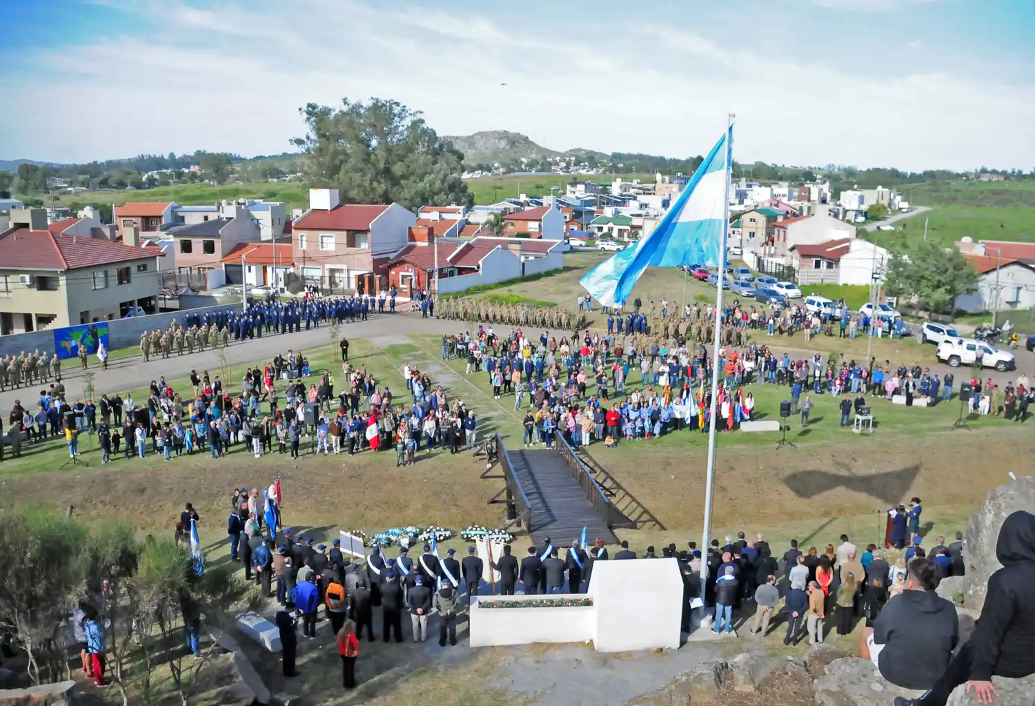 Masivo acto en homenaje a los veteranos y caídos en Malvinas