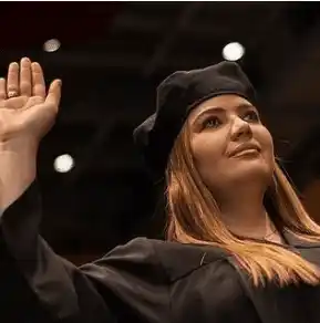 Ámbar Díaz se graduó como psicóloga. Foto Instagram