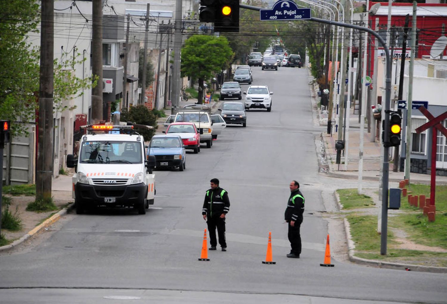 Vecinos de Quintana al  1100 celebraron el cambio del sentido de circulación