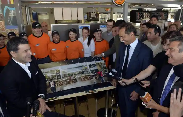 Scioli en Avellaneda aseguró que va por la "soberanía energética"