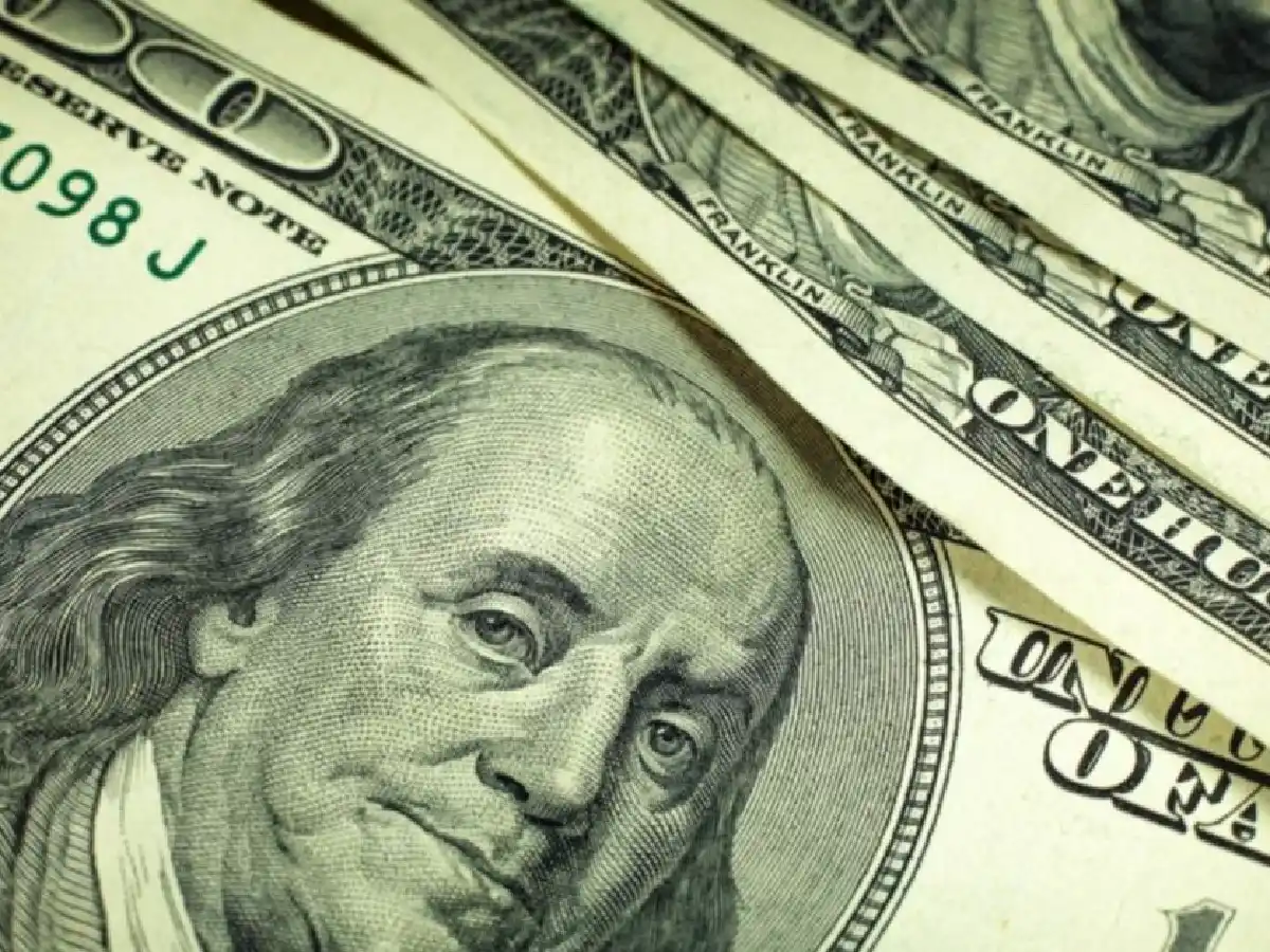 El dólar blue pega otro fuerte salto y se acerca a la barrera de los $340