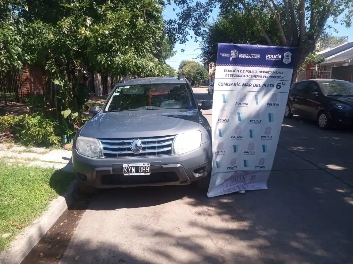 La camioneta Renault Duster fue secuestrada.