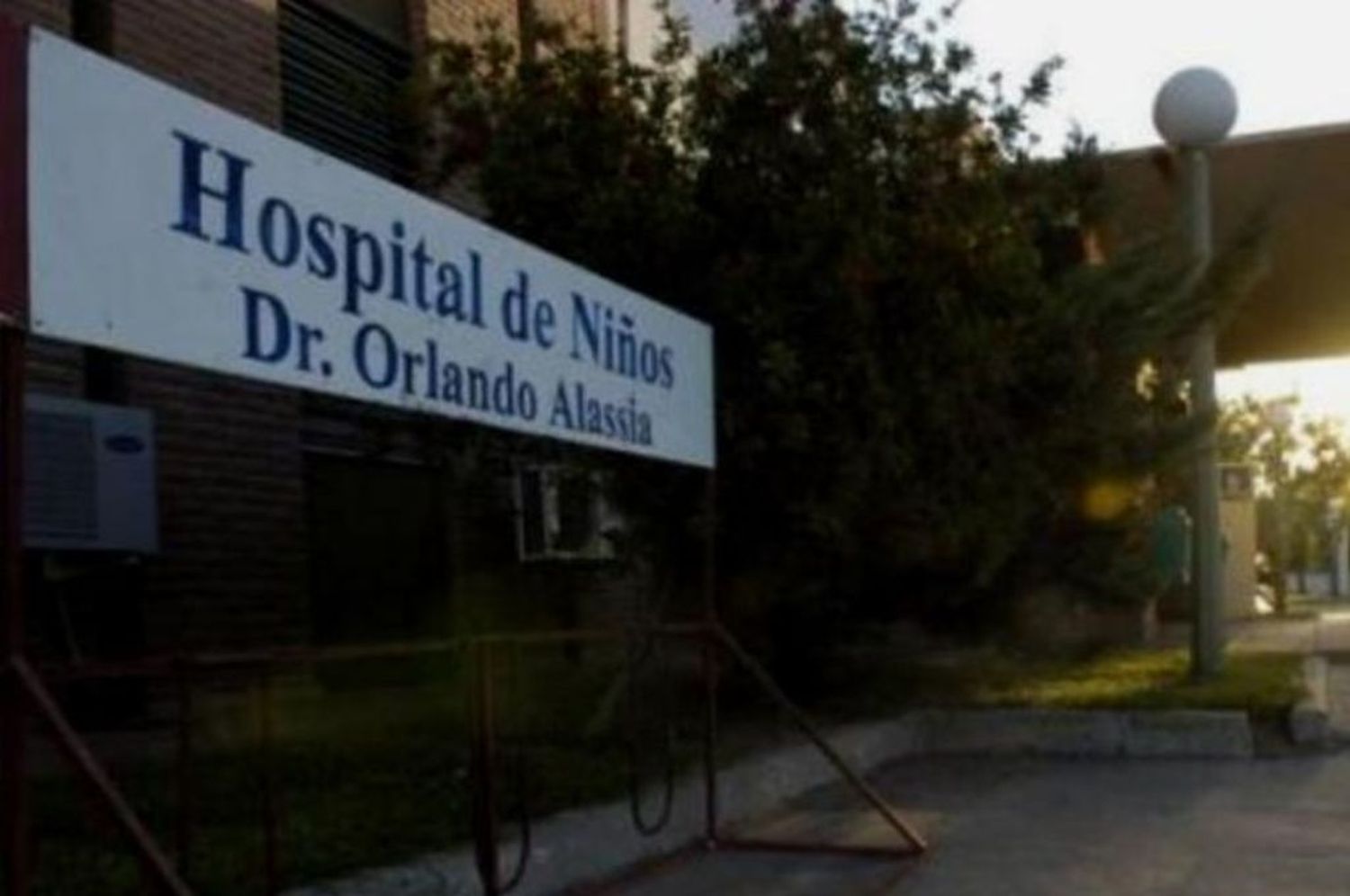 Le quitaron la asistencia respiratoria al bebé que cayó a una pileta en Colastiné Norte