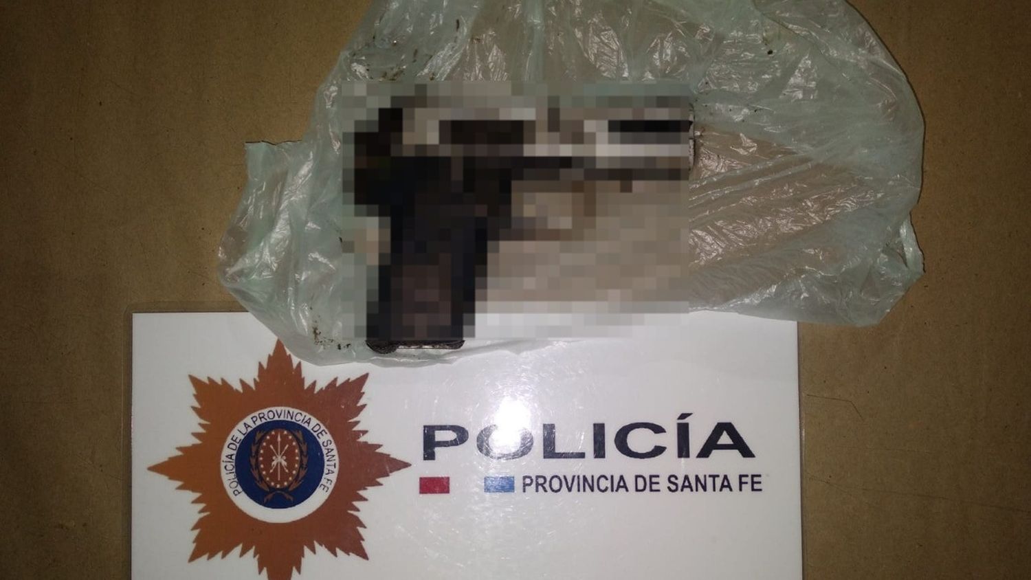 Avellaneda: encontraron un arma de fuego en la cuneta