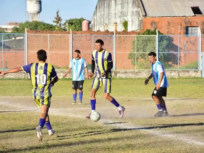 Defensores del Rosario empató
y los escoltas se acercaron