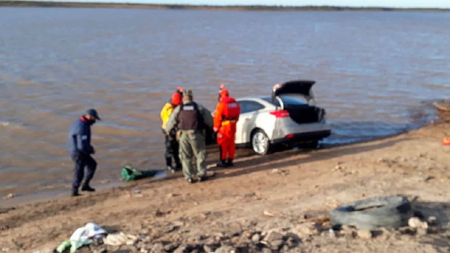 Secuestran a un comerciante en Ceibas y lo arrojan al río en Victoria
