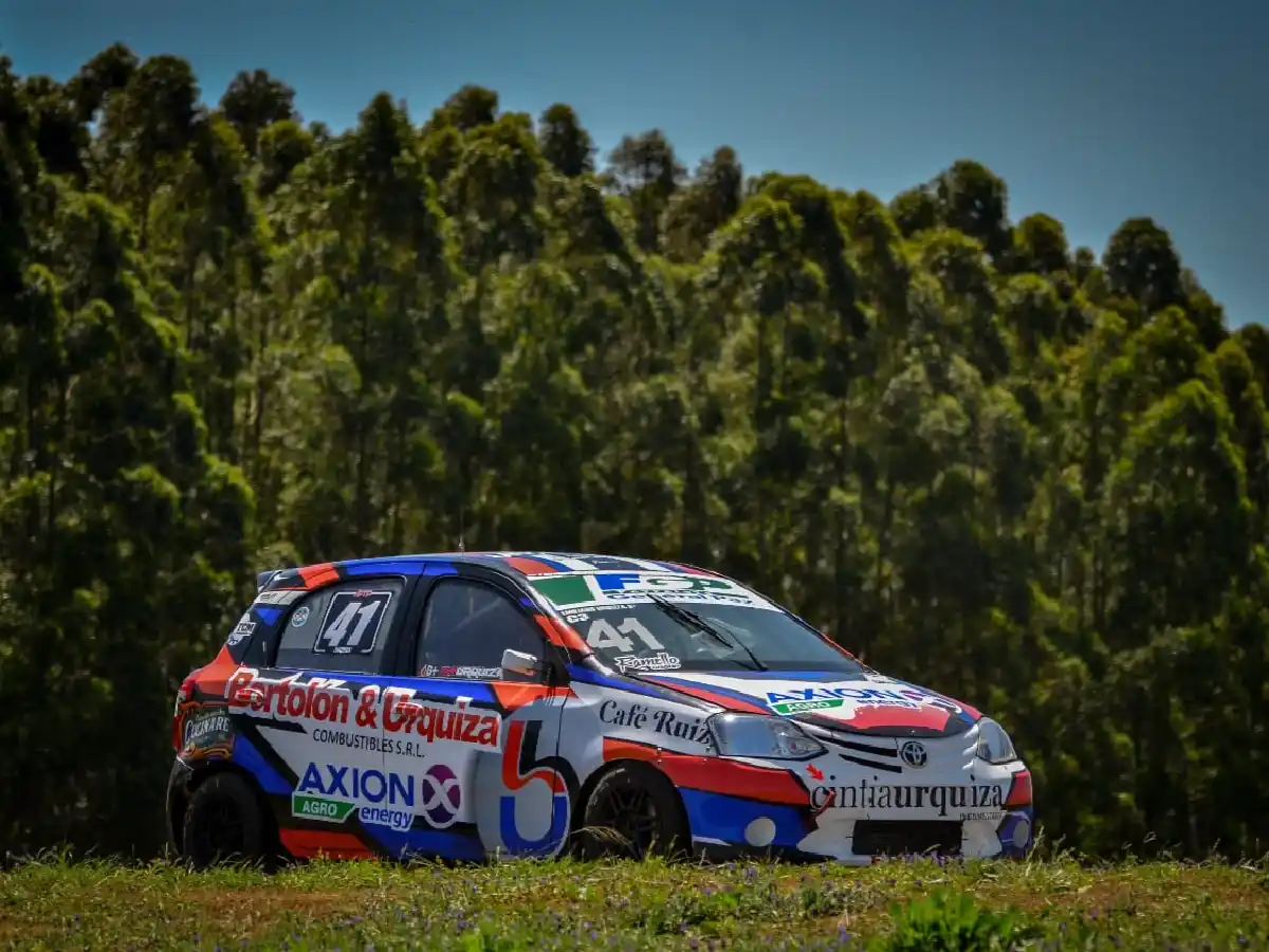  Urquiza terminó  en zona de puntos en la Clase Tres