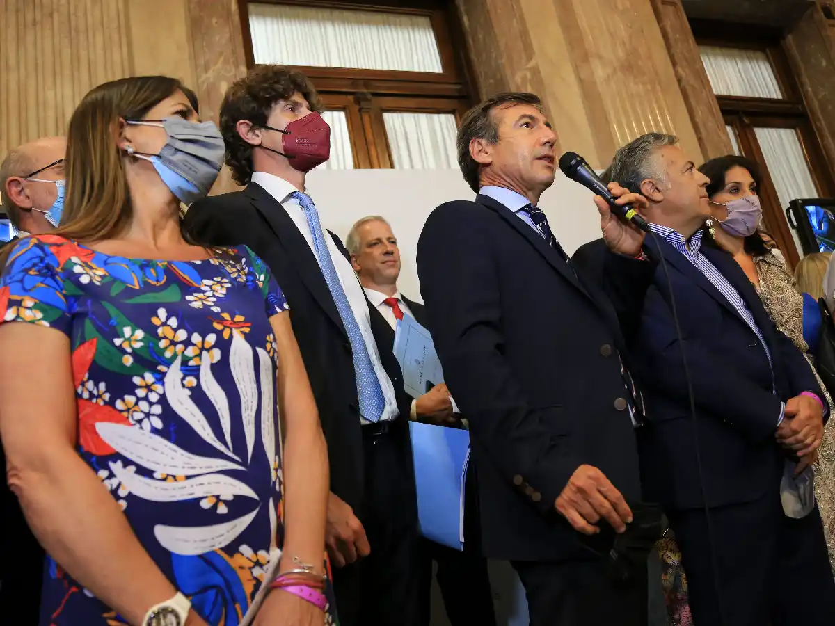 Polémica en el Senado: el oficialismo trata Bienes Personales y la oposición desconoce la sesión