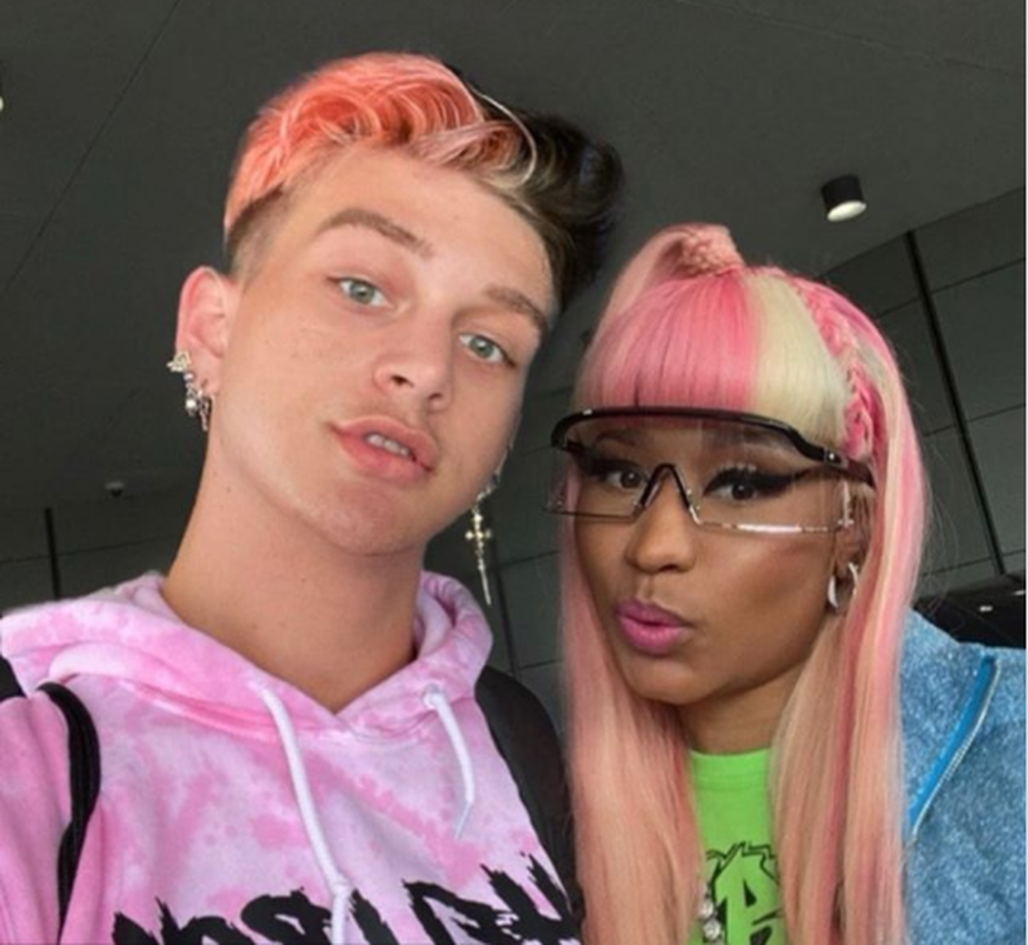 En su perfil de Instagram, Ethan the Supreme presumía de sus amigas, como Nicki Minaj.