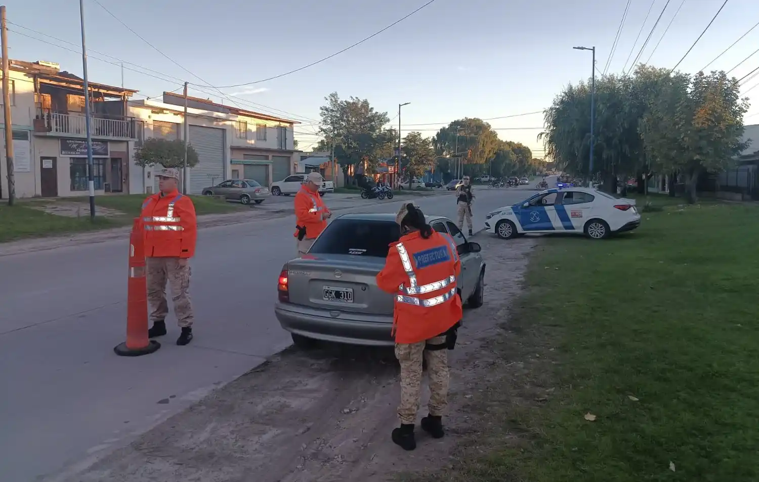 Durante el operativo, el personal federal supervisó la documentación de los rodados y reforzó las tareas destinadas a salvaguardar el orden público.