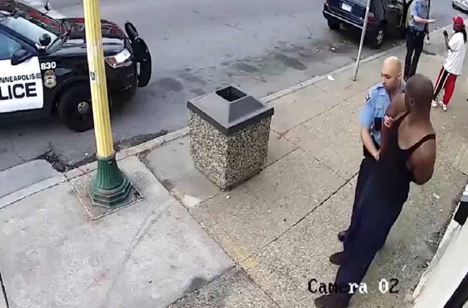 Imágenes sensibles: nuevo video de la detención de George Floyd devela que no se resistió y desmiente las versiones de la policía