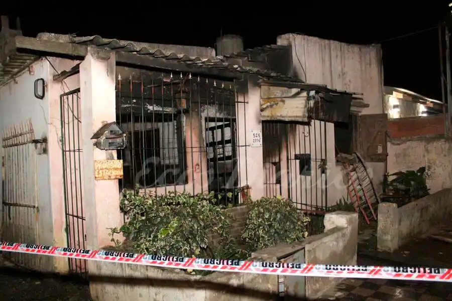 Sufren  quemaduras al incendiarse su casa
