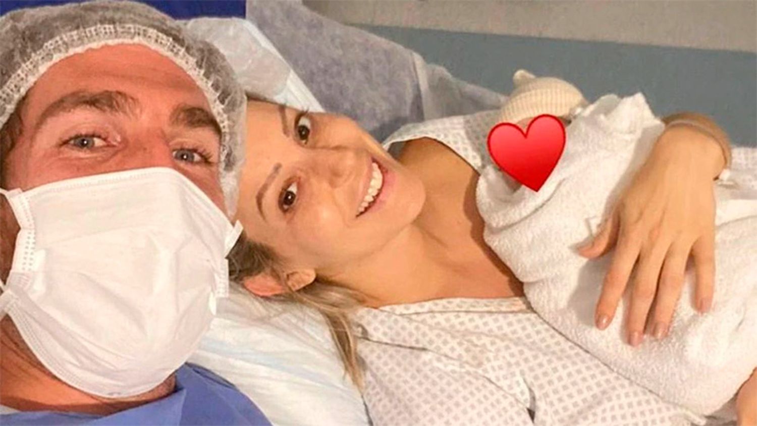 Los días de Noelia Marzol y su marido con su bebé de cinco días en neonatolgía