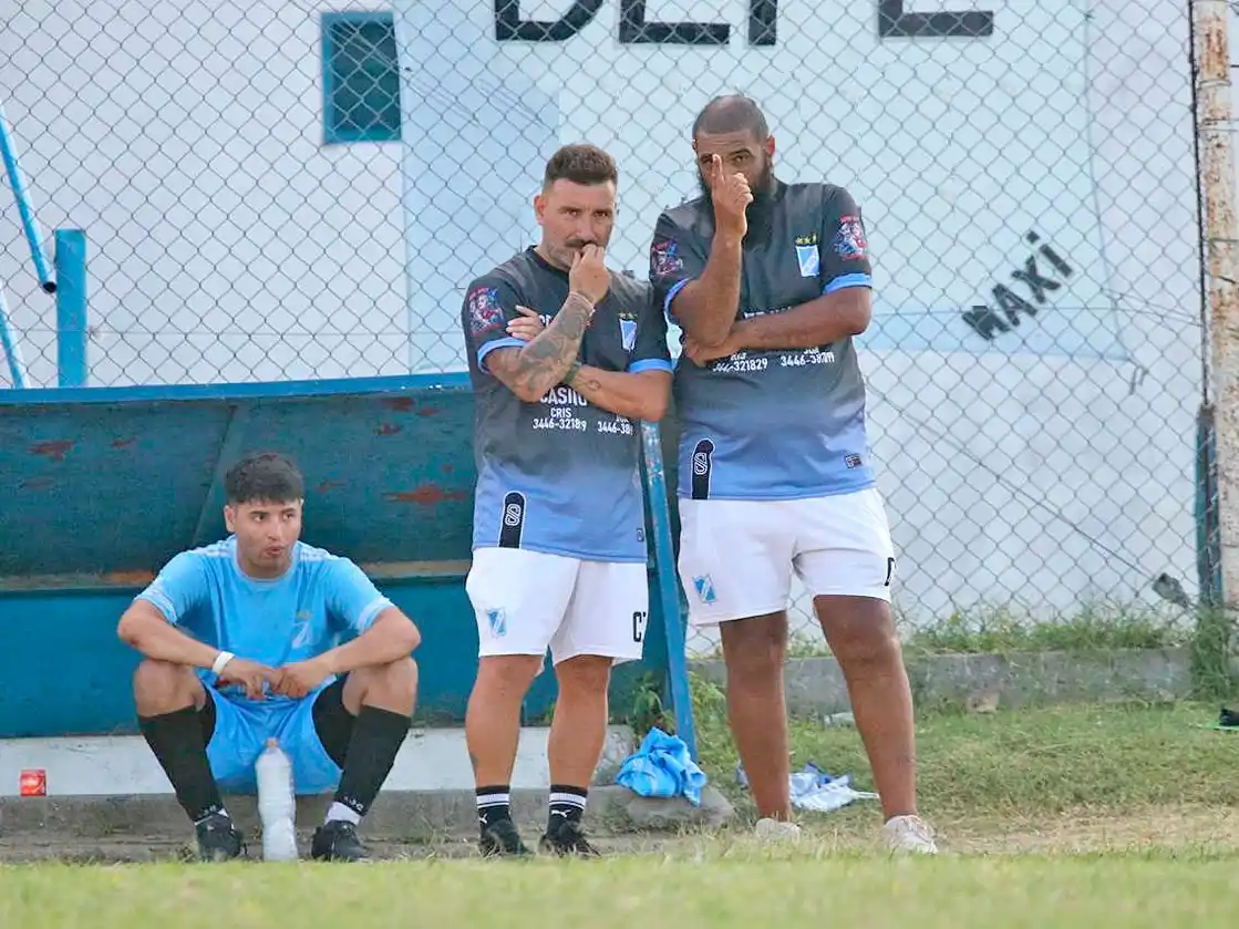 La duplae Schinea - Martínez duranteuno de los partidos de la temporada (crédito: Instagram Gol Entra).