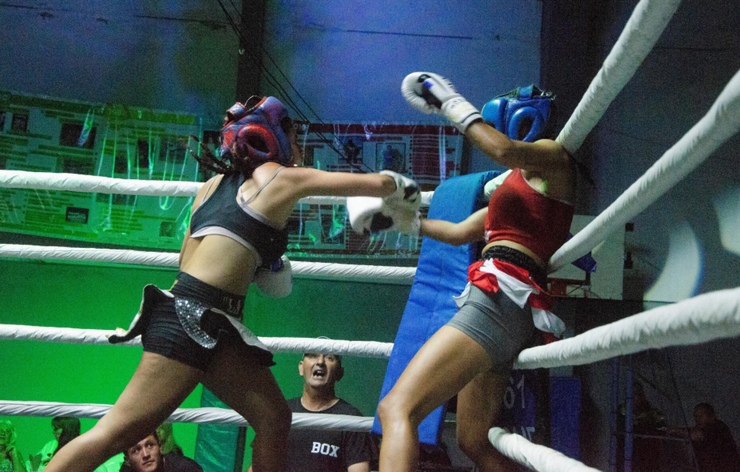 Velada de boxeo en el Polideportivo Municipal