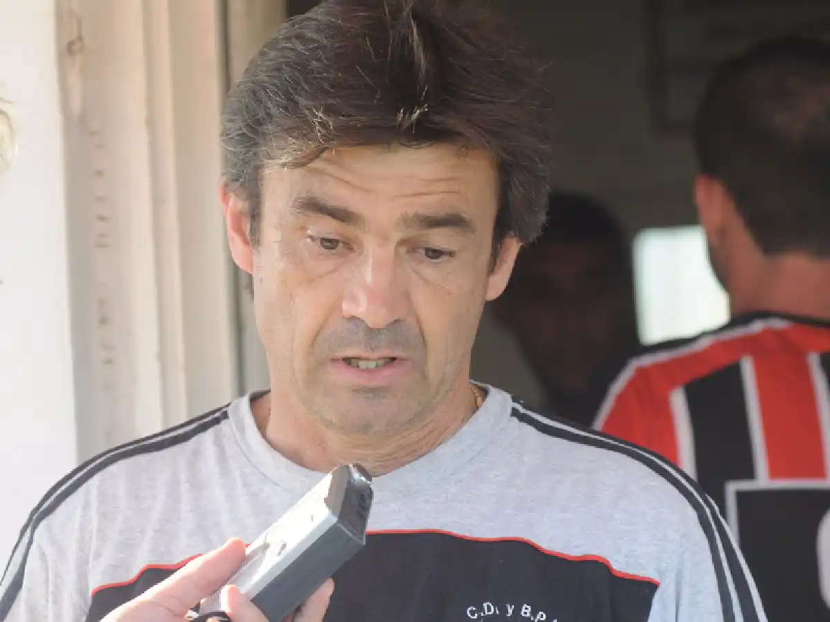 El DT de Almafuerte contento