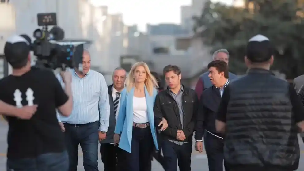 Verónica Magario, Axel Kicillof y Fernando Espinoza.