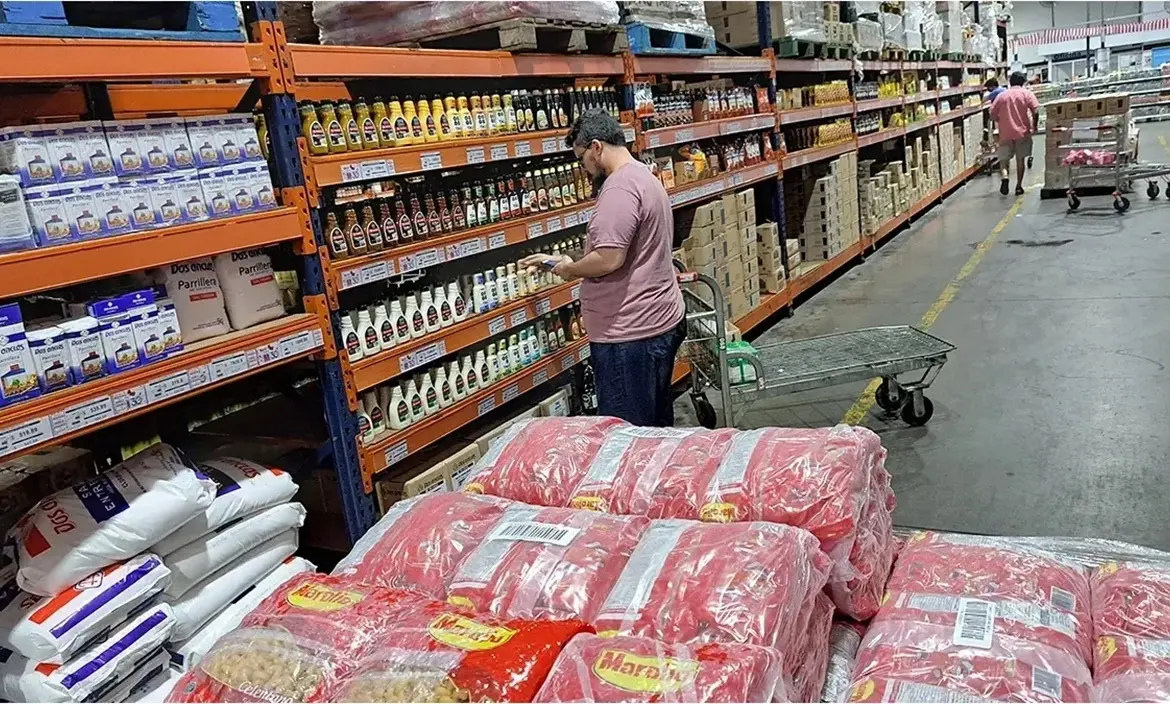 Supermercados mayoristas acordaron lanzar la "Black Week" con descuentos de hasta 40%