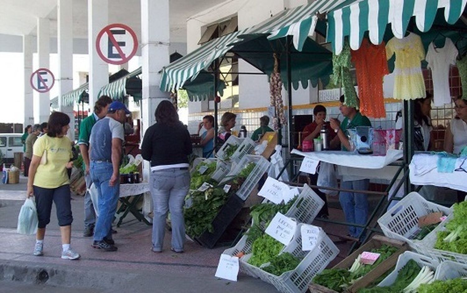 Por las obras en la vieja terminal, la Feria Verde se mudó a plazoleta Gardel