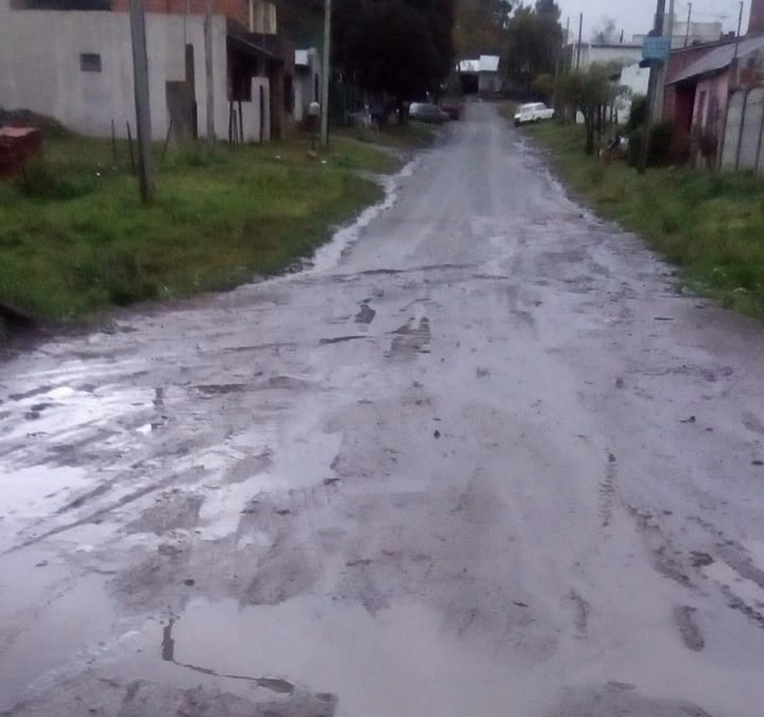 Por las lluvias, algunos barrios resultan intransitables y reclaman mejoras de calles