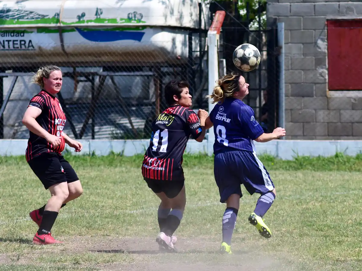 Fútbol Femenino: Se juega el clásico en Frontera