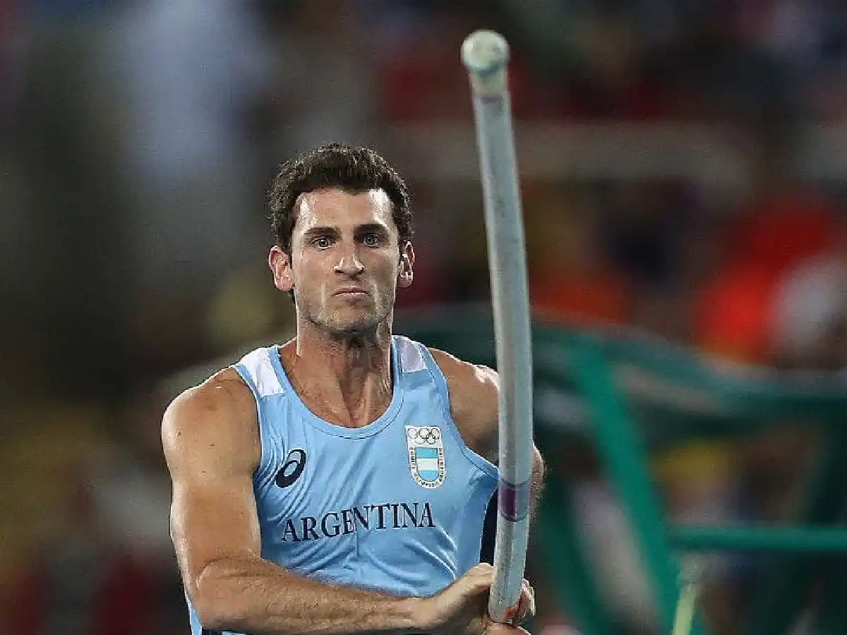 Chiaraviglio compite en Bolivia