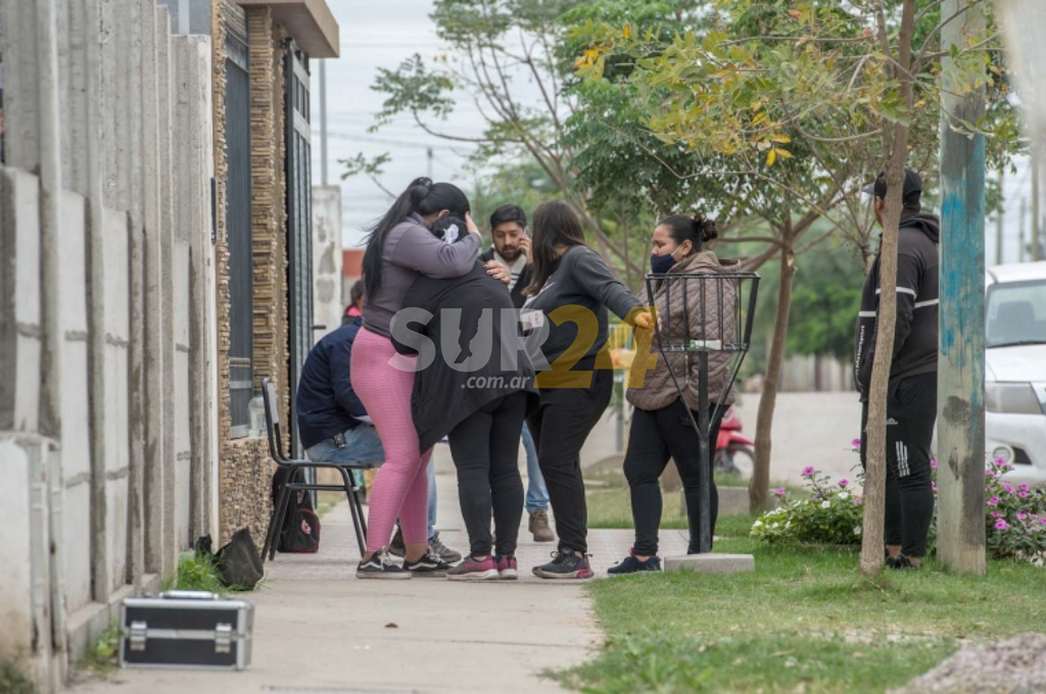 Un hombre le disparó a su pareja, creyó que estaba muerta y se quitó la vida