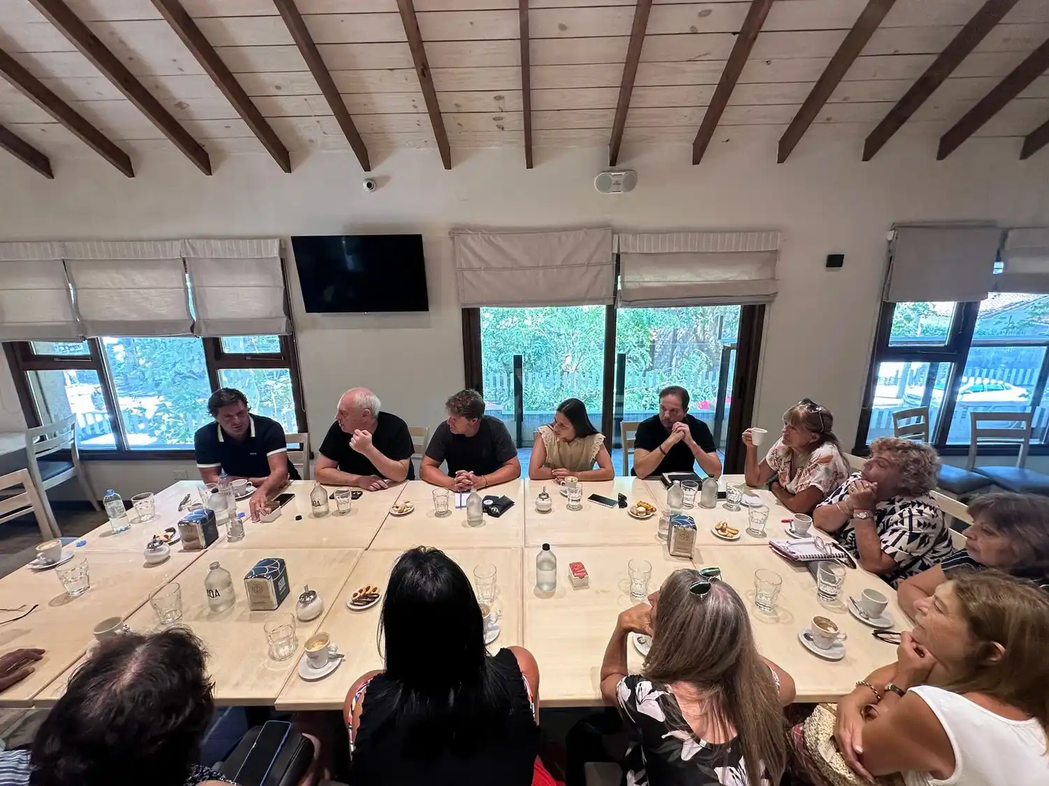 "Hace más de un año que estamos reclamando por el abandono que sufren los afiliados a IOMA", recalcó el diputado Garciarena