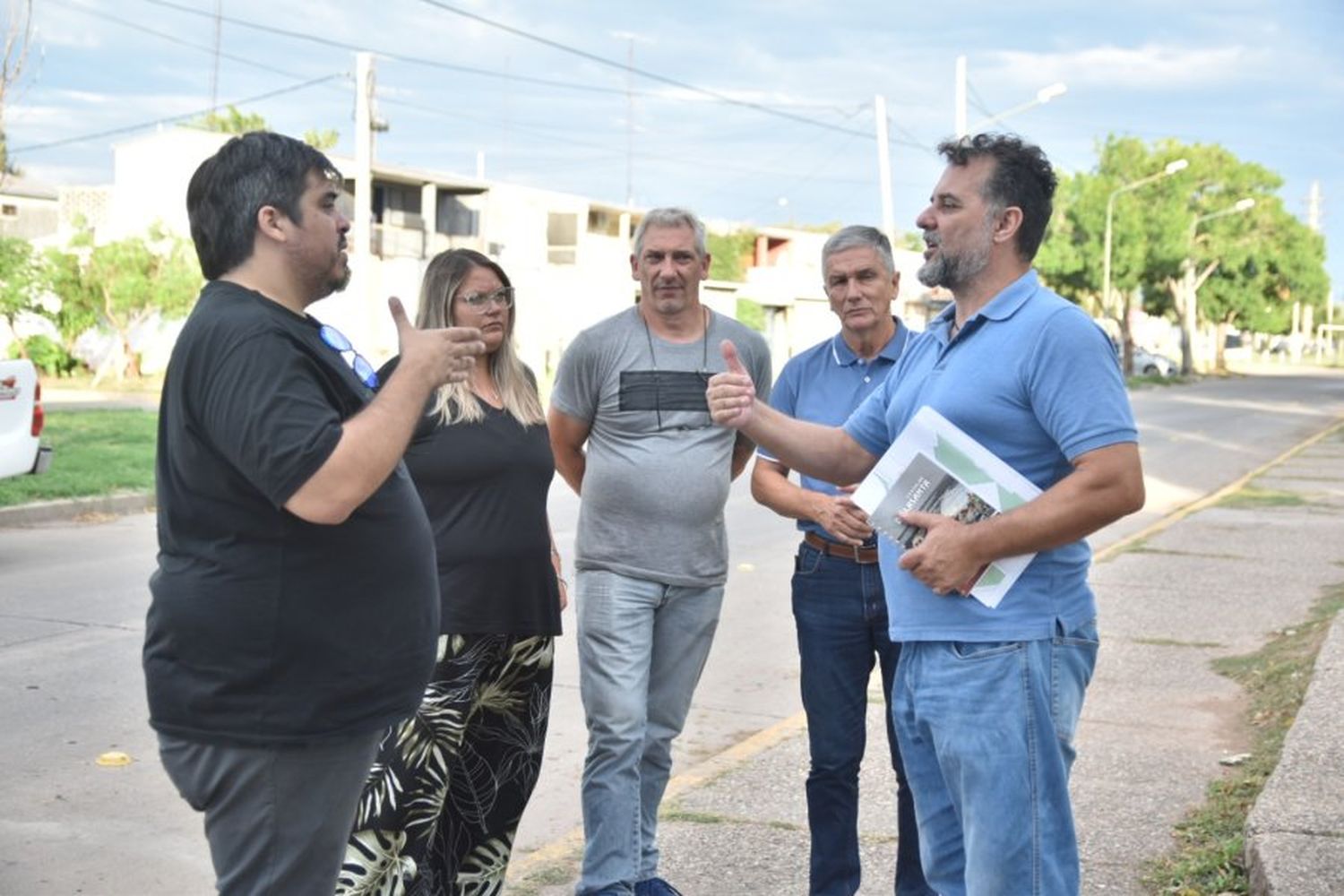 Reunión por nuevas dársenas de estacionamiento en el barrio 17 de Octubre