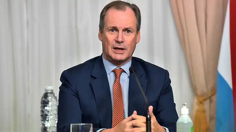 Bordet promulgó la Ley de Energía Eléctrica Sostenible