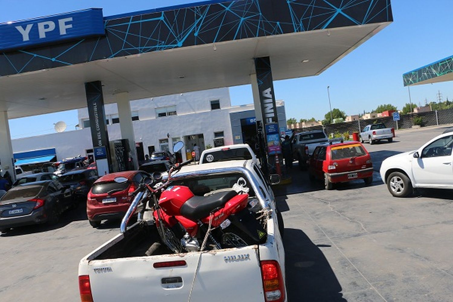 La baja de argentinos que viajaban al Uruguay superó el 55%