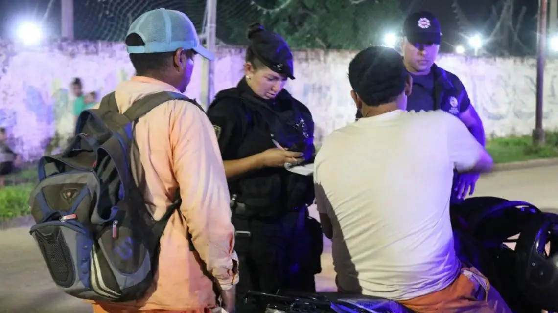 Amplios operativos policiales en Rosario y Santa Fe
