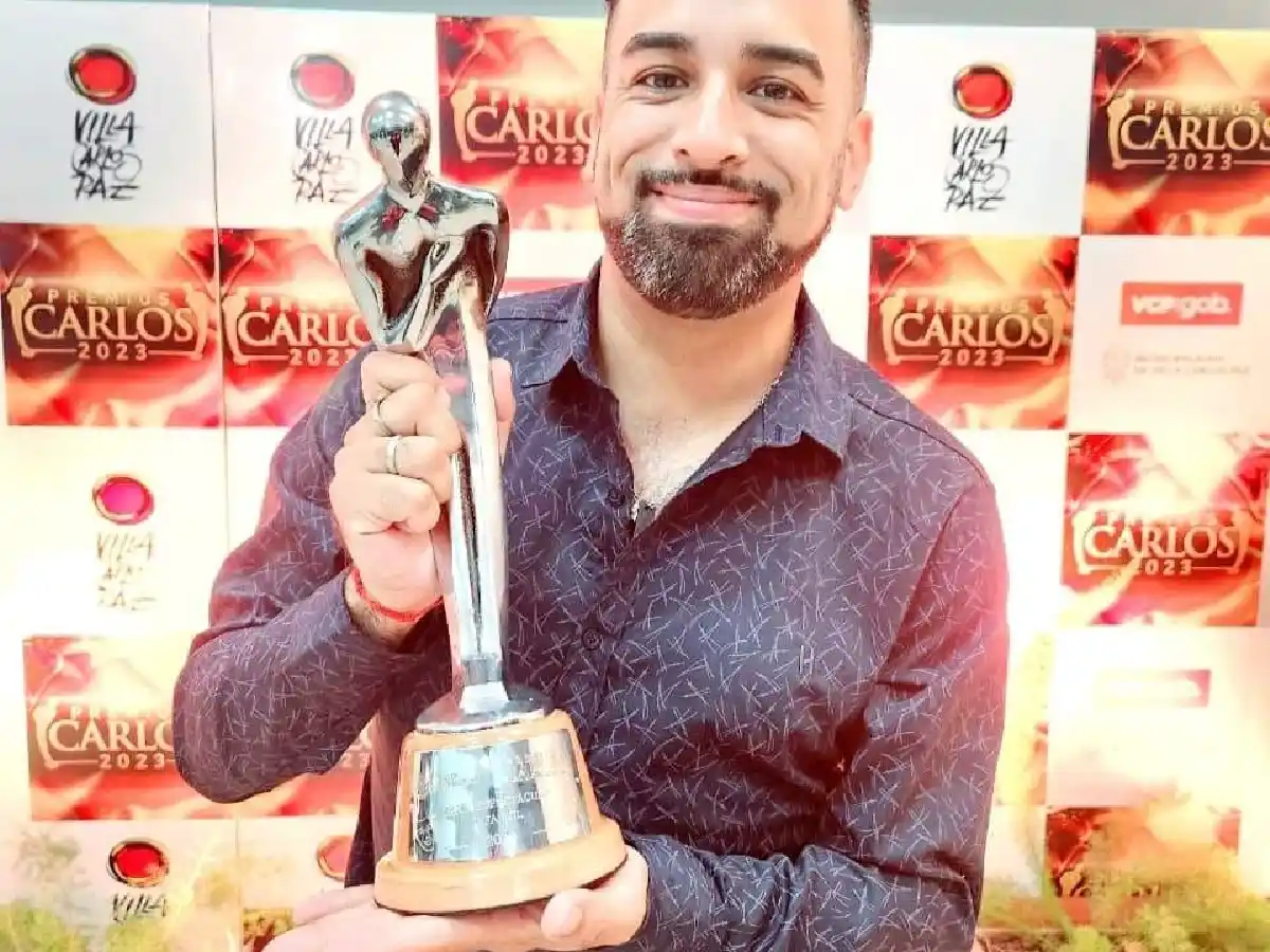 La satisfacción de Adrián Vocos luego de  ganar el Carlos a la mejor obra infantil